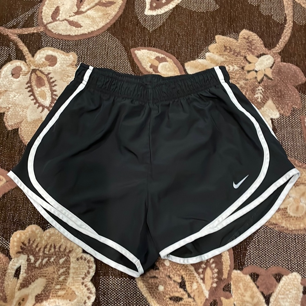 Nike Women’s black Dri-Fit running shorts medium.